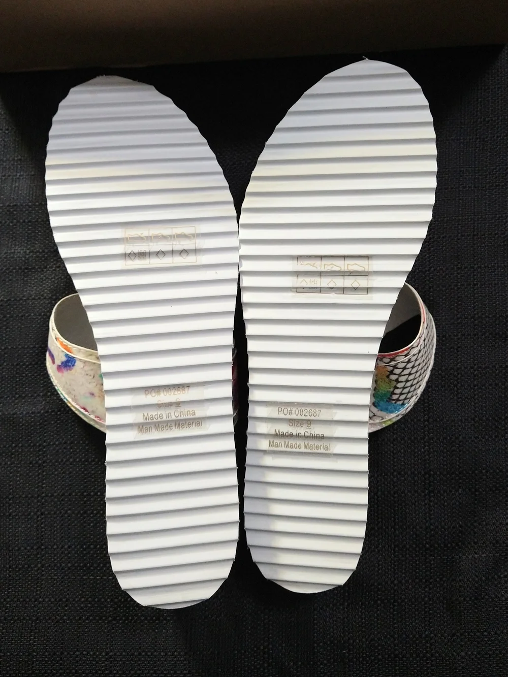 Journee Collection Fennie White Sandals Multicolor Snakeskin Accent Sz 9 Women